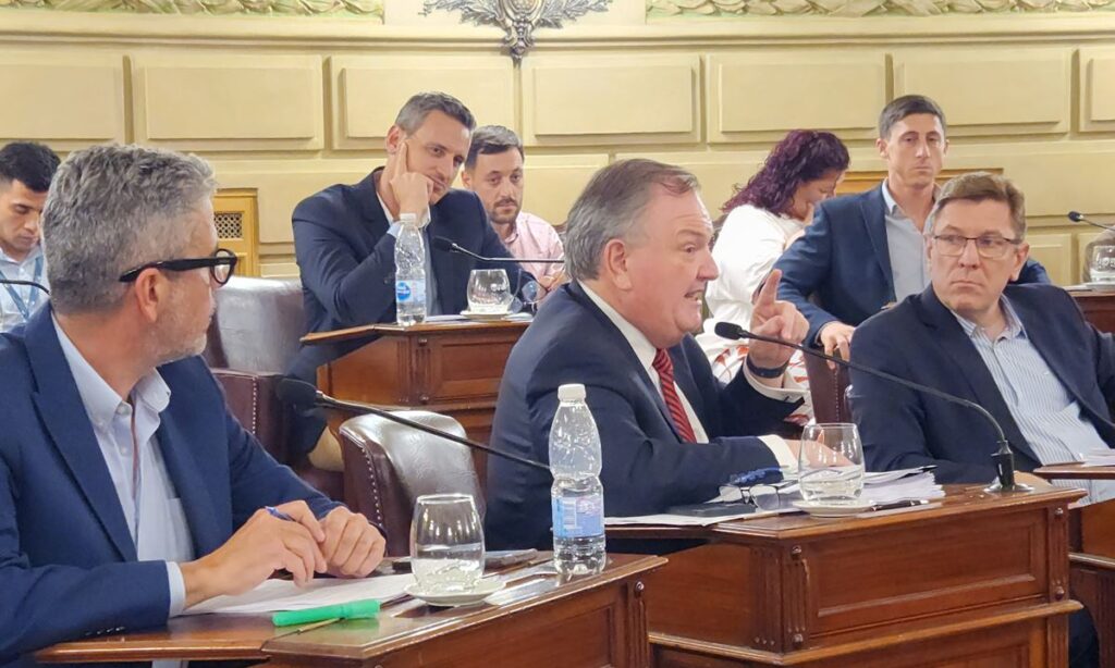 LA CÁMARA DE SENADORES APROBÓ UN IMPORTANTE PAQUETE DE LEYES SOLICITADAS POR EL GOBERNADOR PULLARO