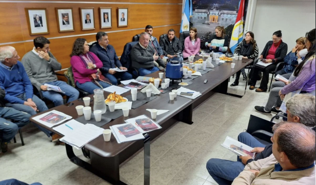 EN LA CASA DEL SENADO DE SAN CRISTÓBAL SE BRINDARON DETALLES DEL PROGRAMA PROVINCIAL “BANCO SOLIDARIO”
