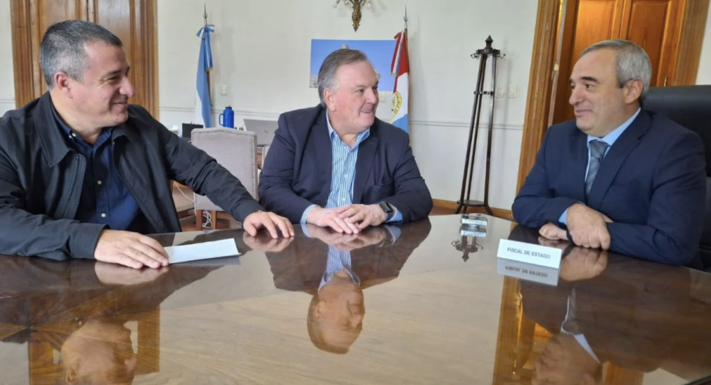 EL SENADOR FELIPE MICHLIG MANTUVO UNA REUNIÓN DE TRABAJO CON EL FISCAL DE ESTADO, DOMINGO RONDINA