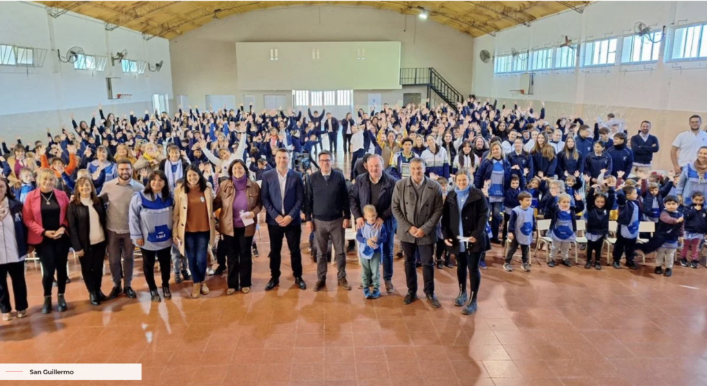 EL MINISTRO GOITY Y EL SENADOR MICHLIG ENTREGARON $40 MILLONES A ESCUELAS DPTALES. Y ANUNCIARON OBRAS INMEDIATAS