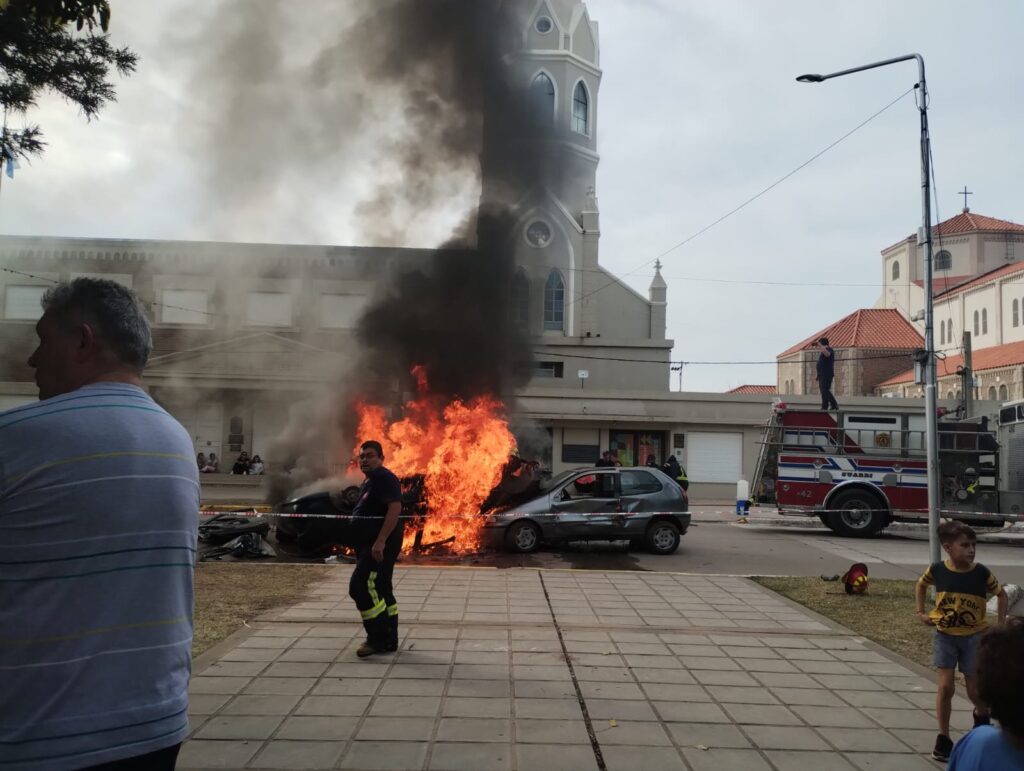 BOMBEROS VOLUNTARIO DE SUARDI REALIZÓ UNA JORNADA DE RESCATE VEHICULAR