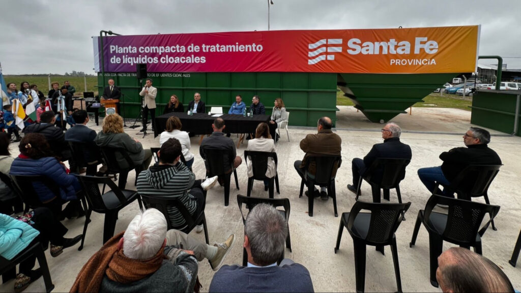 EL GOBIERNO PROVINCIAL INAUGURÓ LA OBRA DE DESAGÜES CLOACALES EN TACURAL