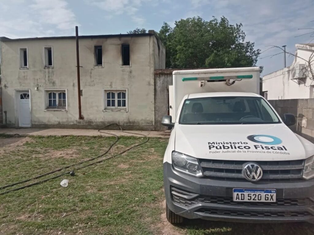 SE ENCONTRÓ SIN VIDA A UNA MENOR EN UN INCENDIO EN BRINKMANN