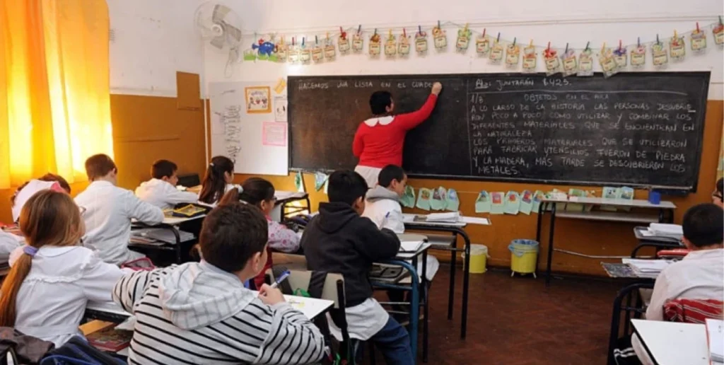 DESDE EL LUNES LOS DOCENTES DE ESCUELAS PRIMARIAS PODRÁN INSCRIBIRSE PARA RECIBIR EL SUPLEMENTO MENSUAL POR LA EXTENSIÓN HORARIA