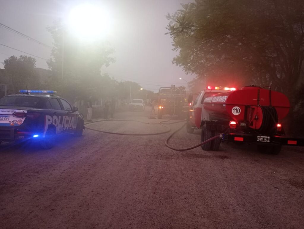 INCENDIO DE GRAN MAGNITUD EN UNA VIVIENDA DE SAN CRISTÓBAL: SOLO SE REGISTRARON DAÑOS MATERIALES