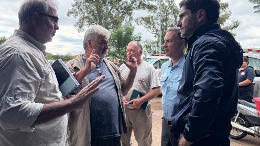 VILLA MINETTI: PULLARO SUPERVISÓ LA DEFENSA HÍDRICA Y EL FUNCIONAMIENTO DE LAS BOMBAS