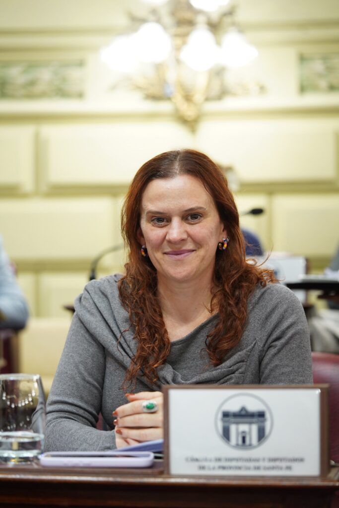 SOFÍA MASUTTI: “QUEREMOS QUE TODA LA COMUNIDAD PARTICIPE DE LA LEY QUE DEFINIRÁ LA EDUCACIÓN SANTAFESINA QUE SE VIENE”