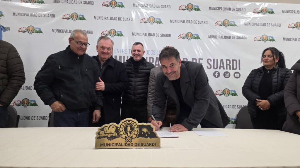 SUARDI FUE SEDE DE LA FIRMA DE ADJUDICACIÓN DE LA SEGUNDA ETAPA DEL GASODUCTO SUDOESTE LECHERO.