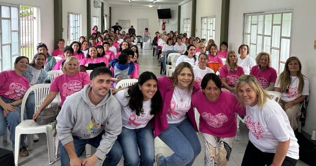 MÁS DE 100 PERSONAS PARTICIPARON DE LA TARDE ROSA ORGANIZADA POR FUNDACIÓN DEMOS SUARDI